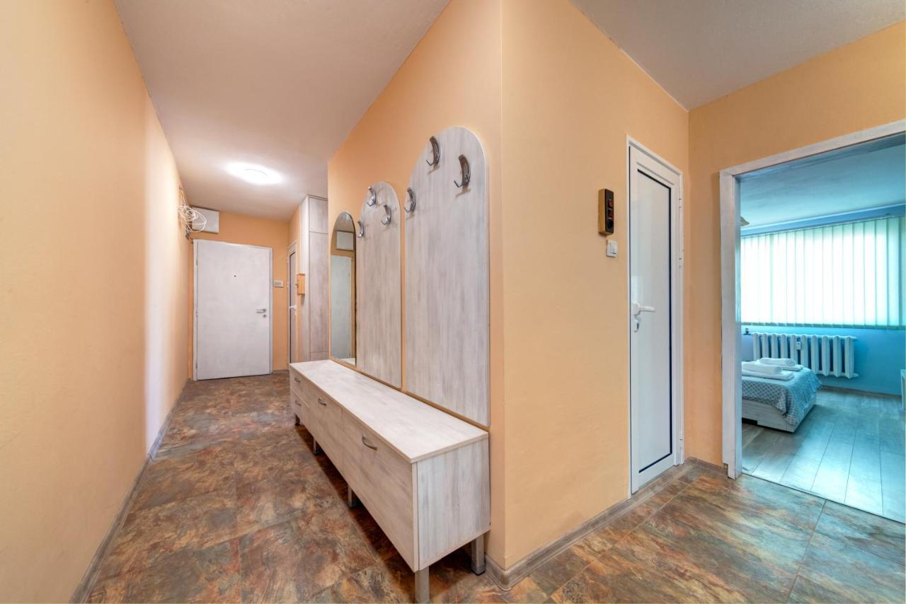 Daisy - 3 Room And Kitchen Apartment In Lazur Burgas Exterior photo